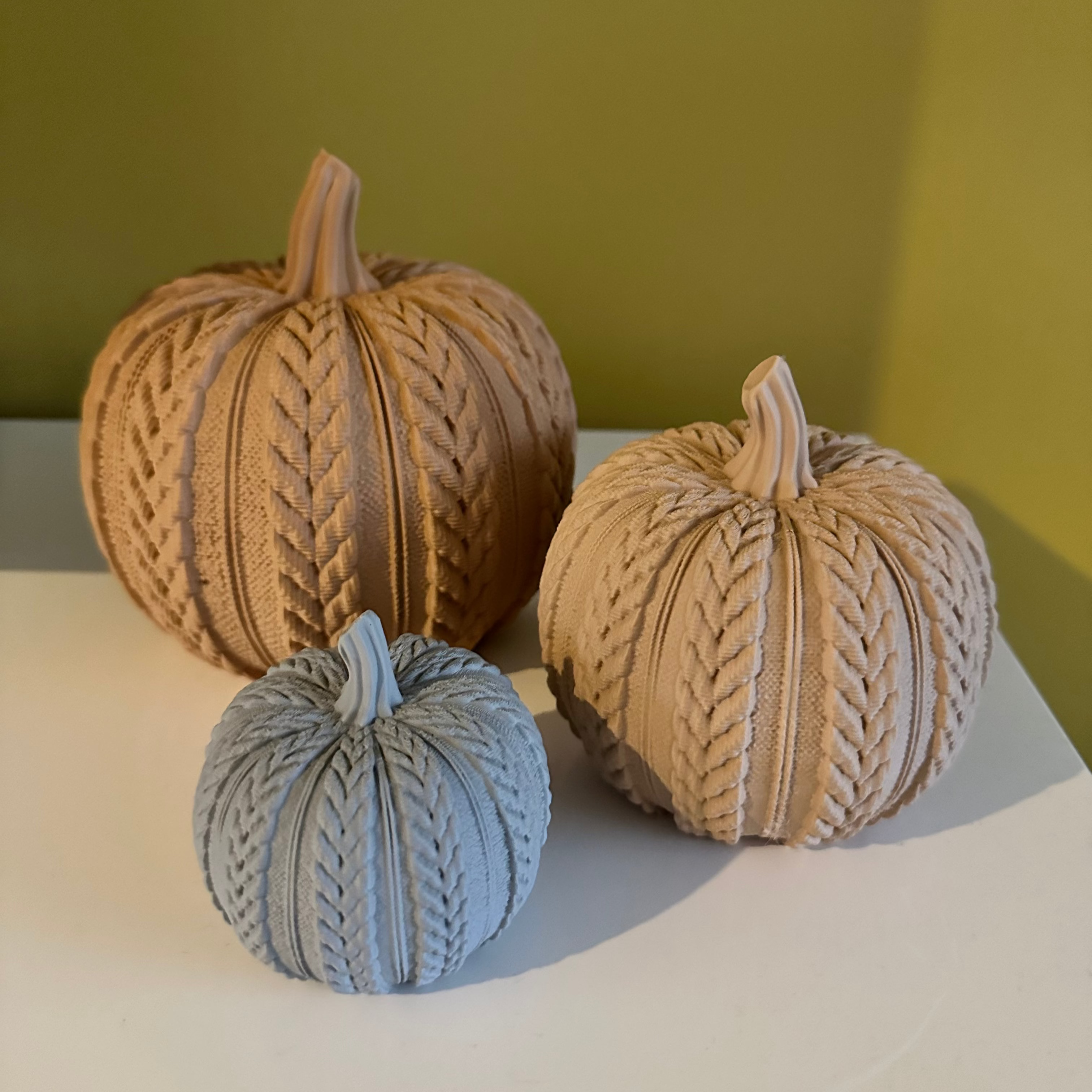 3 Pompoenen in pastel kleuren - Herfstdecoratie - 7,5 - 15 cm