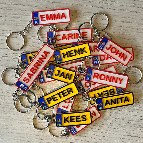Kenteken sleutelhanger met naam - Nummerplaat met naam - Op maat gemaakt cadeau