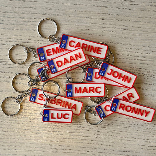 Kenteken sleutelhanger met naam - Nummerplaat met naam - Op maat gemaakt cadeau