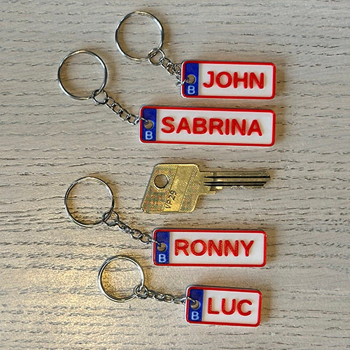 Kenteken sleutelhanger met naam - Nummerplaat met naam - Op maat gemaakt cadeau